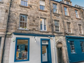 Pass the Keys Cosy and Stylish Open Plan Studio in New Town